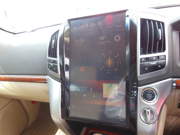 Toyota Land Cruiser VX 202 Series photo 10