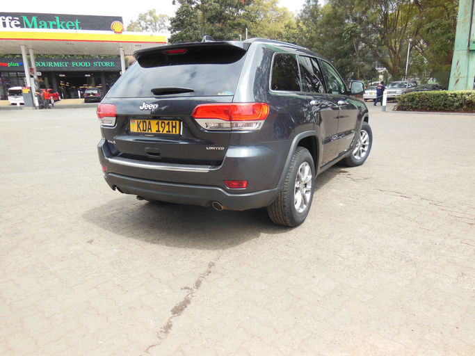 Chrysler Jeep Cheroke photo 2