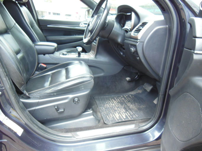 Chrysler Jeep Cheroke photo 3