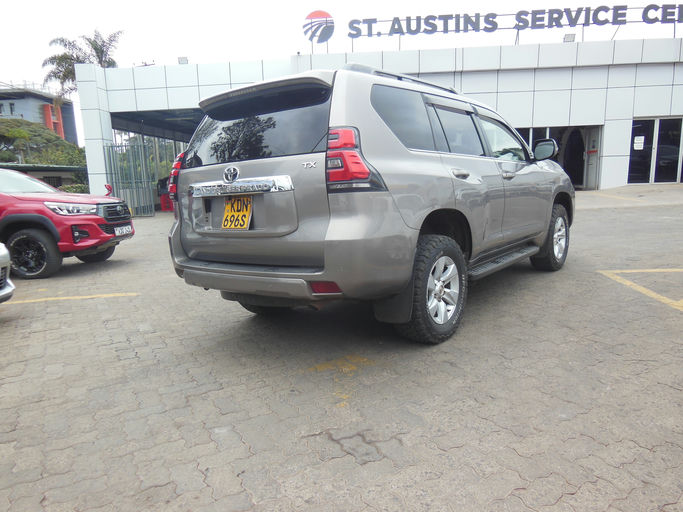Toyota Prado TXL- 2.8 Turbo diesel photo 3