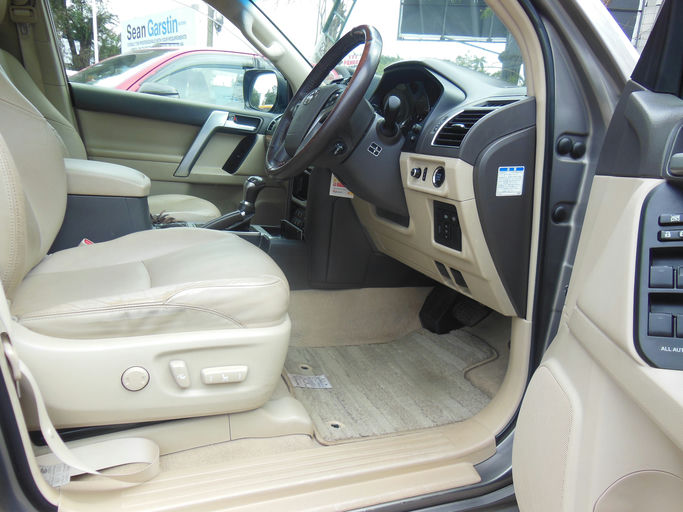 Toyota Prado TXL- 2.8 Turbo diesel photo 8