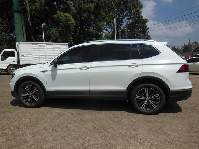 Volkswagen Tiguan Allspace photo 3