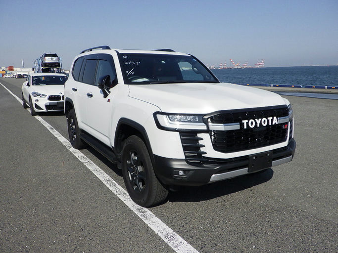 2022 Toyota Land Cruiser 300 series