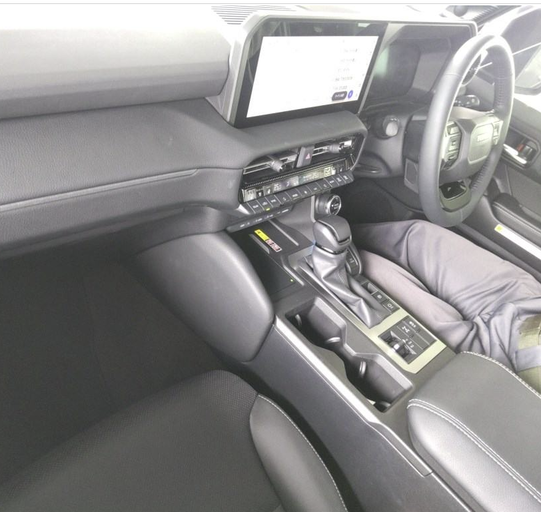 Toyota  Land Cruiser 250 VX  photo 3